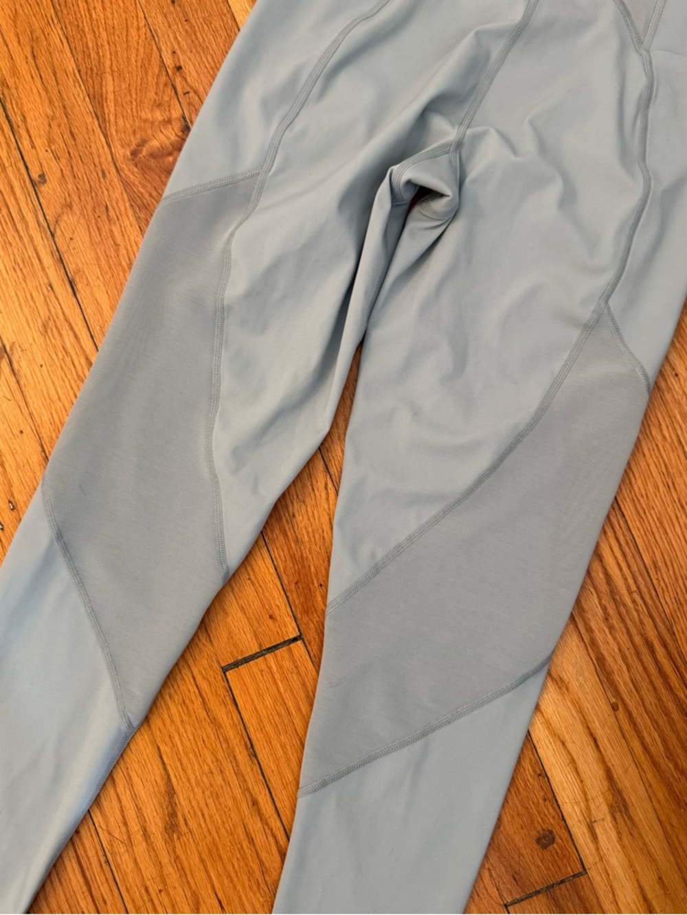Sweaty Betty light blue leggings - Picture 5 of 8